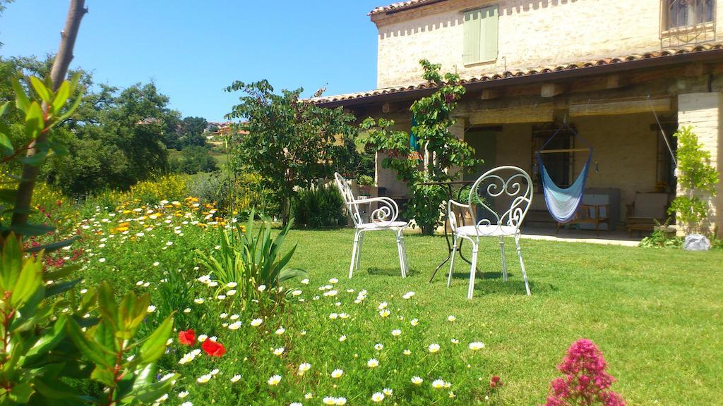Poggio Dei Prugnoli Bed and Breakfast Tavoleto Εξωτερικό φωτογραφία
